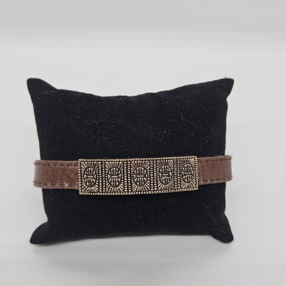 Barse brown leather bracelet with gold tone textured bar